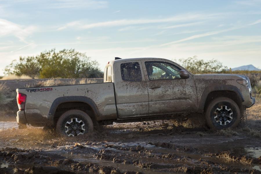  Toyota Tacoma TRD Off-Road Access Cab 2015 года  (фото 8 из 27)